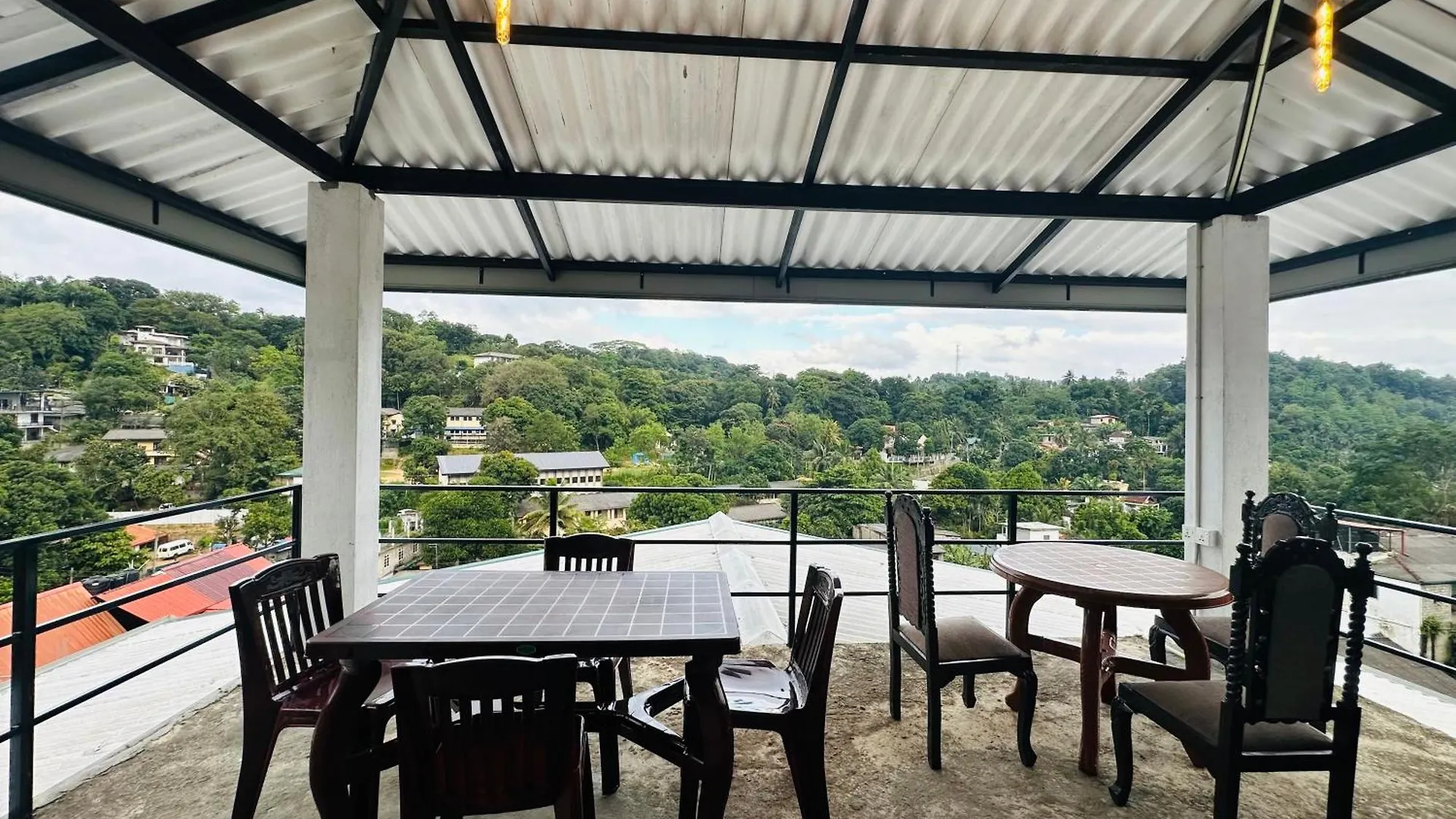 Mountain White Villa By Sunrise Kandy