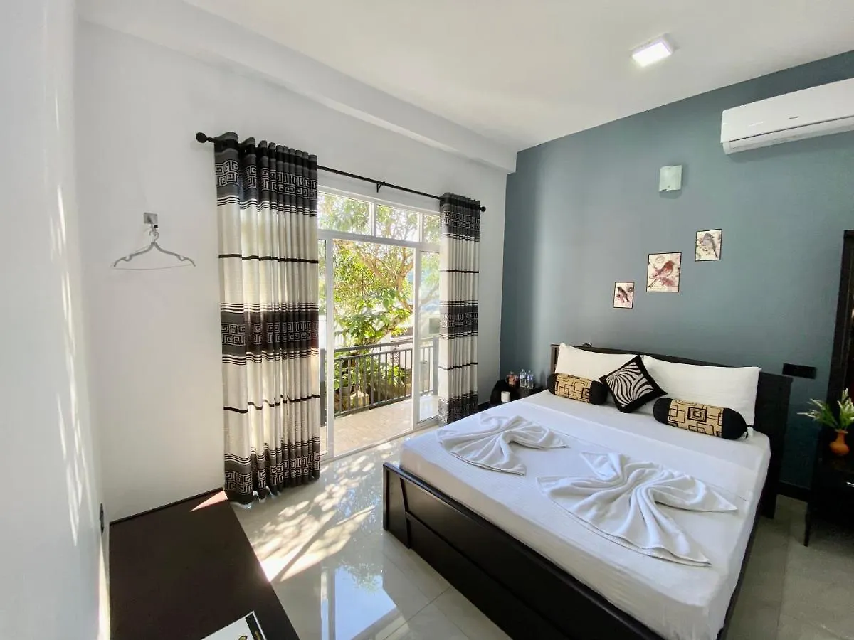 Mountain White Villa By Sunrise 康提 0*,